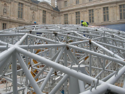 P1027 Louvre Paryż